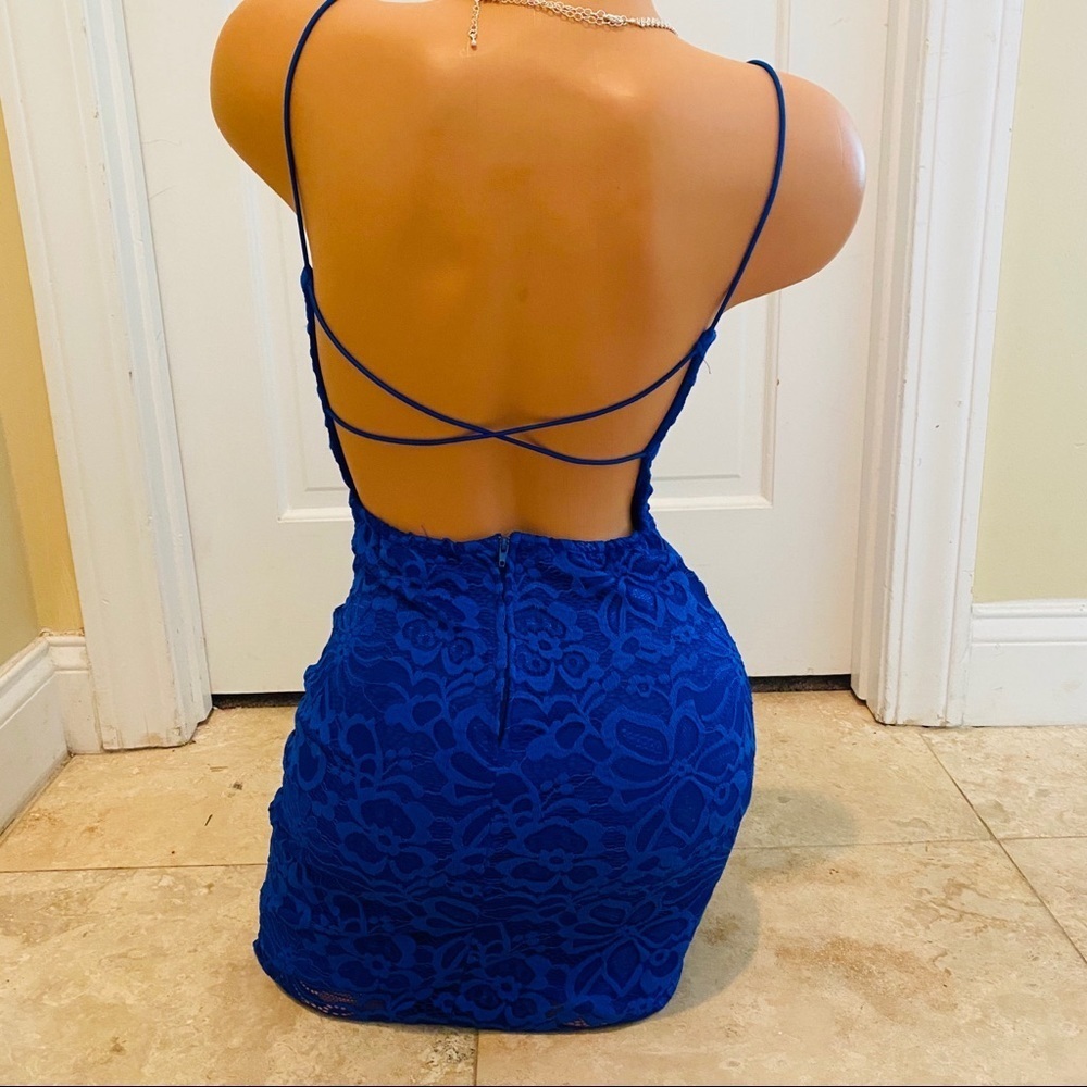 Teeze Me Backless VNeck Lace Mini Dress Royal Blue Size 1 / XSmall​​​ - Picture 5 of 7